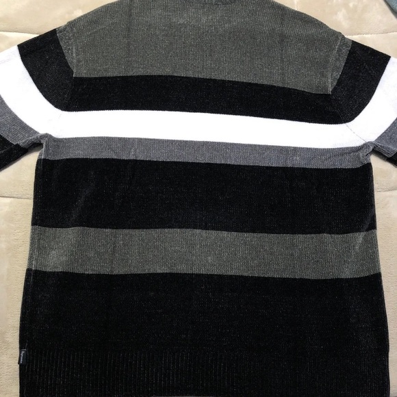 Supreme - Picture 8 of 9